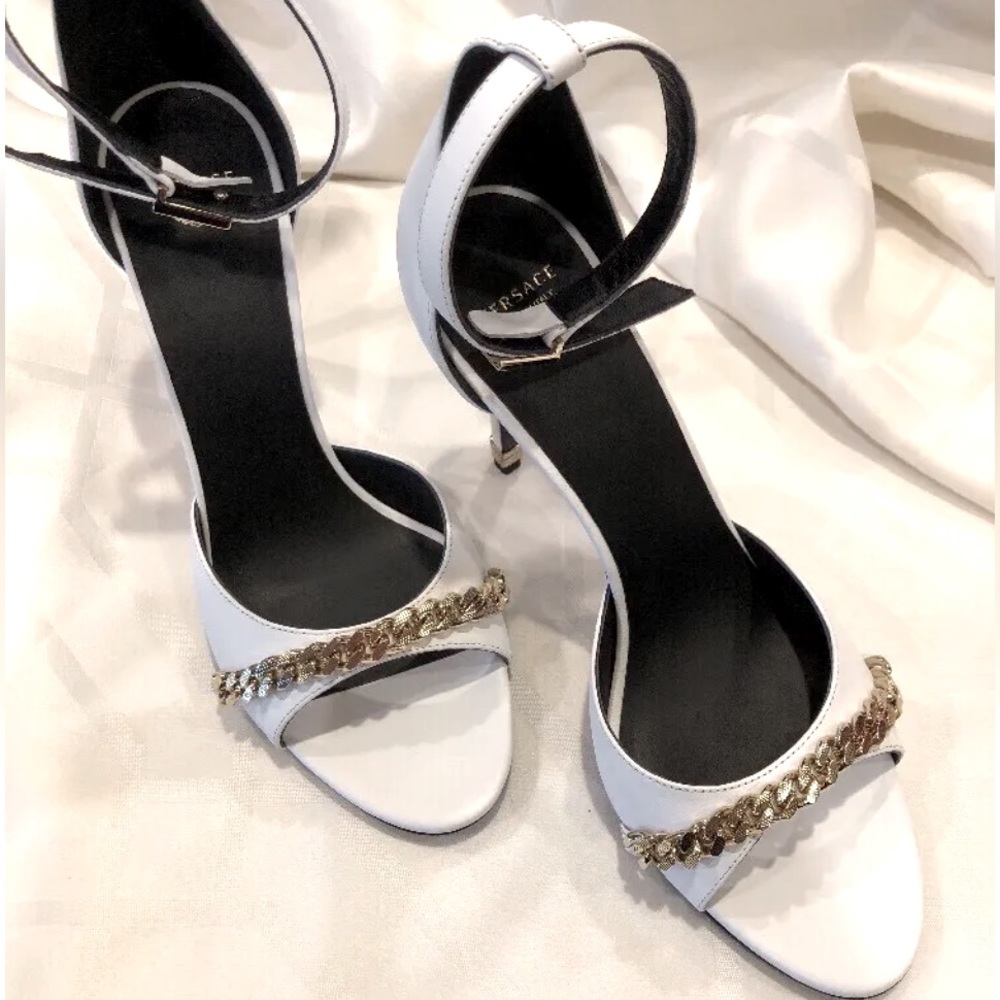 VERSACE💕 WHITE ANKLE STRAP SANDAL OPEN TOE WITH GOLD CHAIN DETAIL HEELS SIZE 40